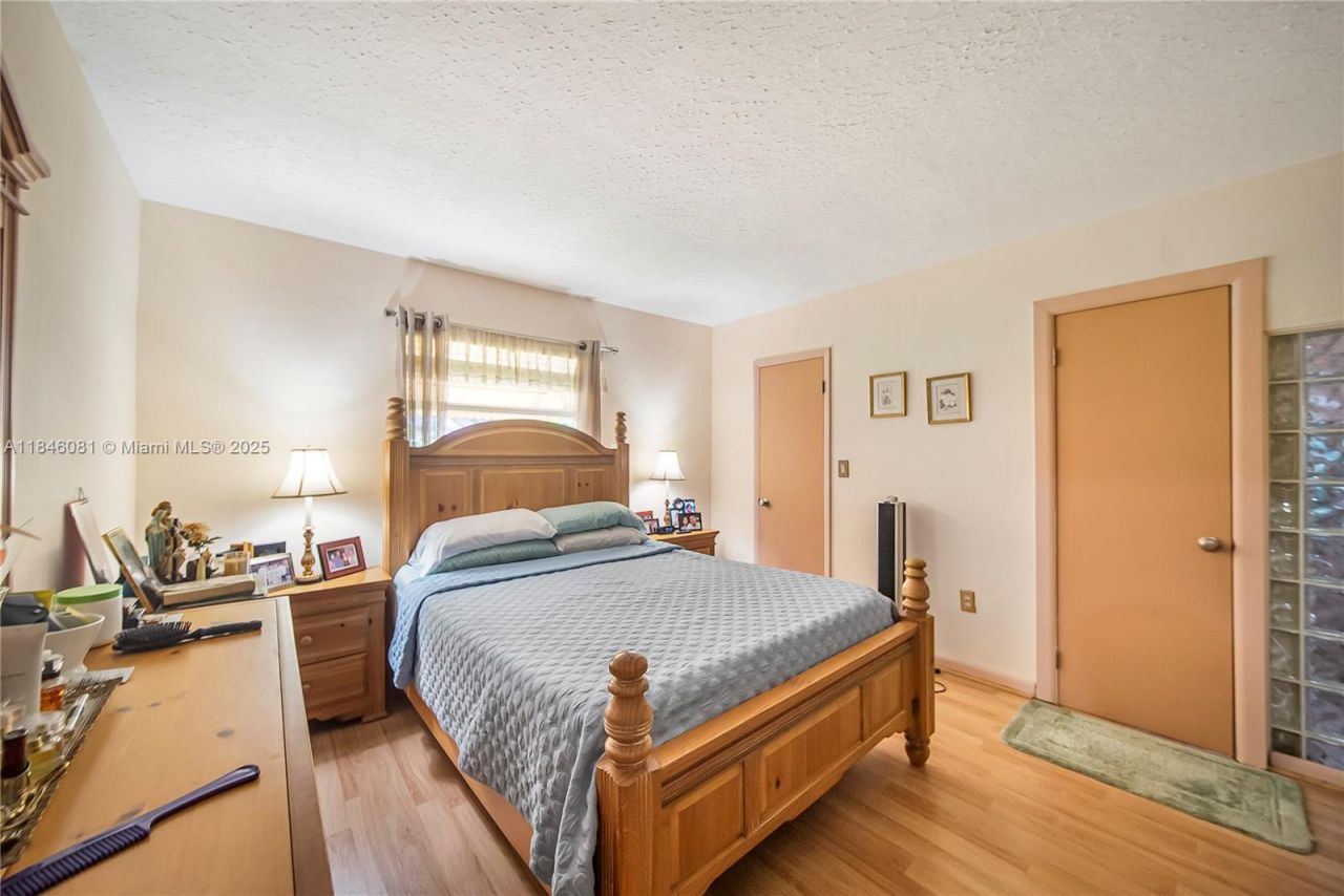 1300 NW 174th St, Miami Gardens, FL 33169 Photo