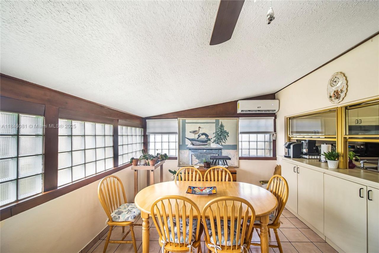 1300 NW 174th St, Miami Gardens, FL 33169 Photo