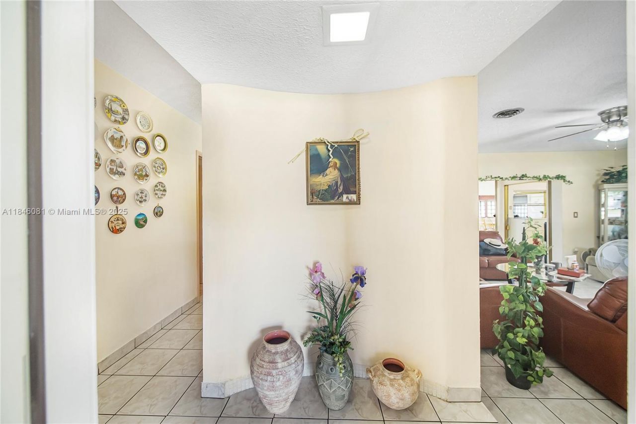 1300 NW 174th St, Miami Gardens, FL 33169 Photo