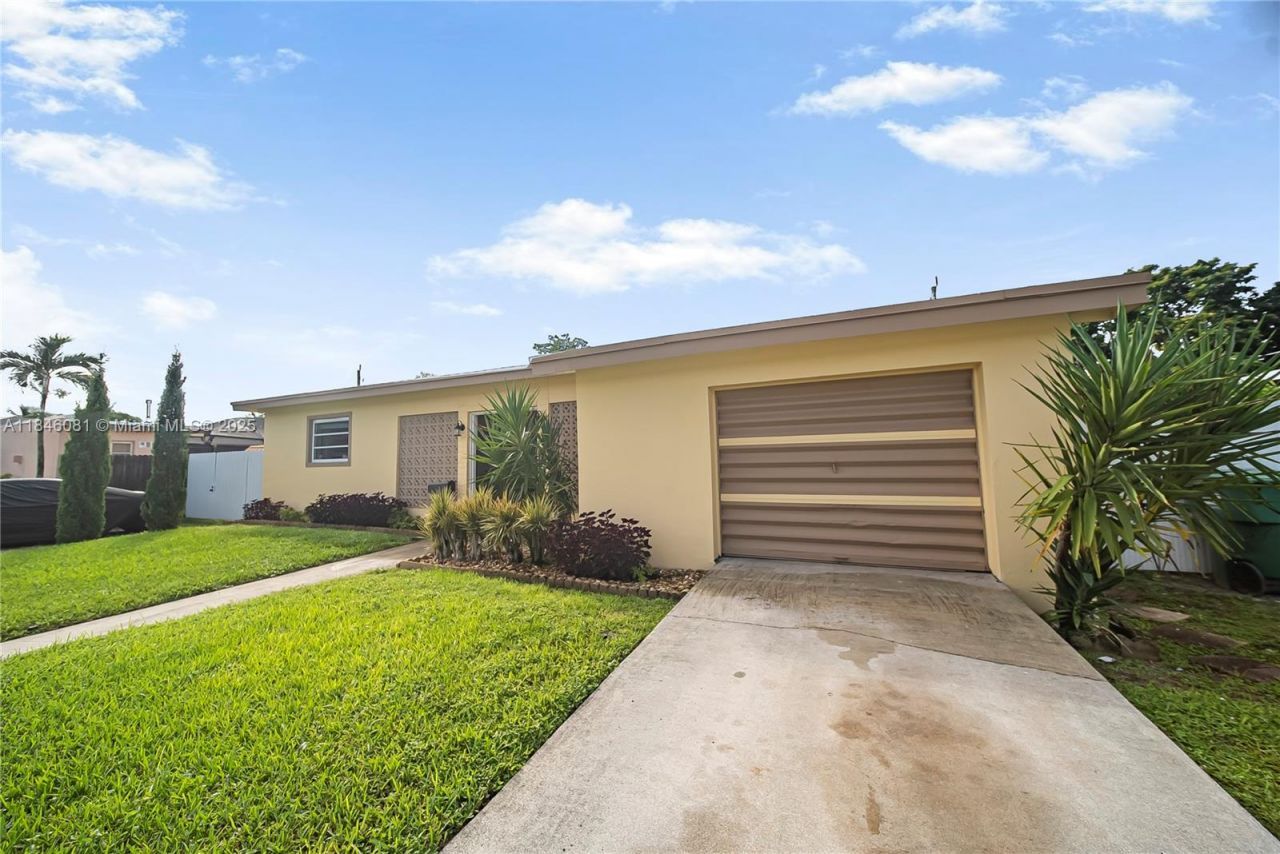 1300 NW 174th St, Miami Gardens, FL 33169 Photo