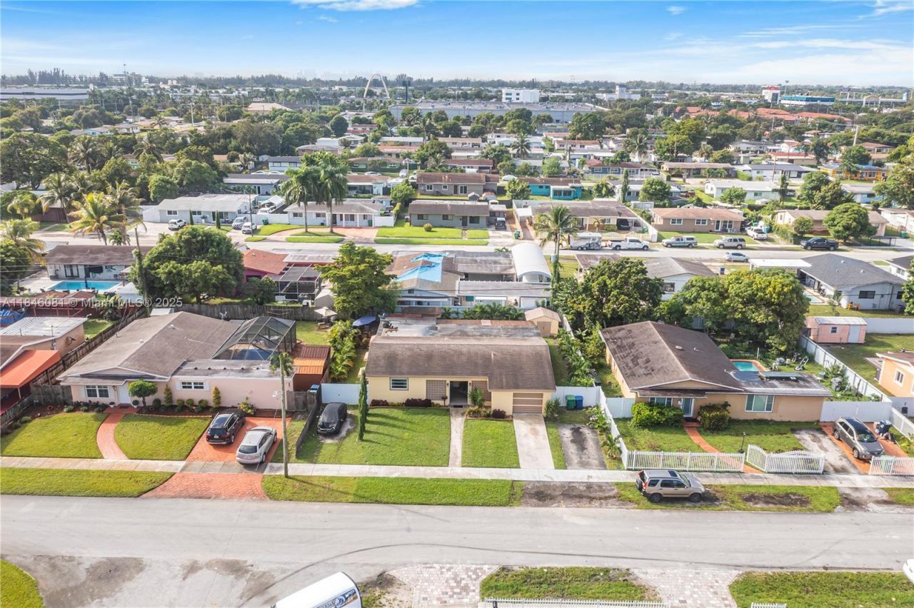 1300 NW 174th St, Miami Gardens, FL 33169 Photo