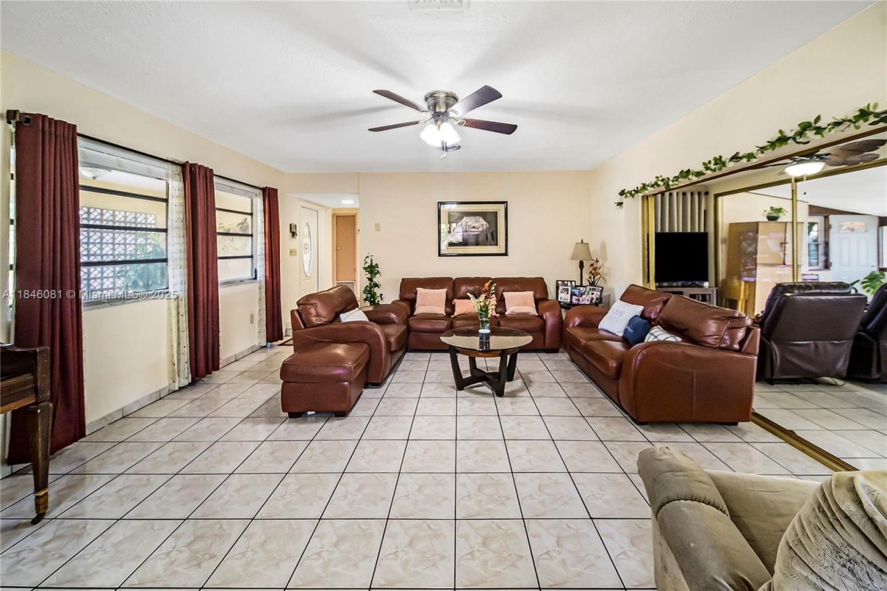 1300 NW 174th St, Miami Gardens, FL 33169 Photo