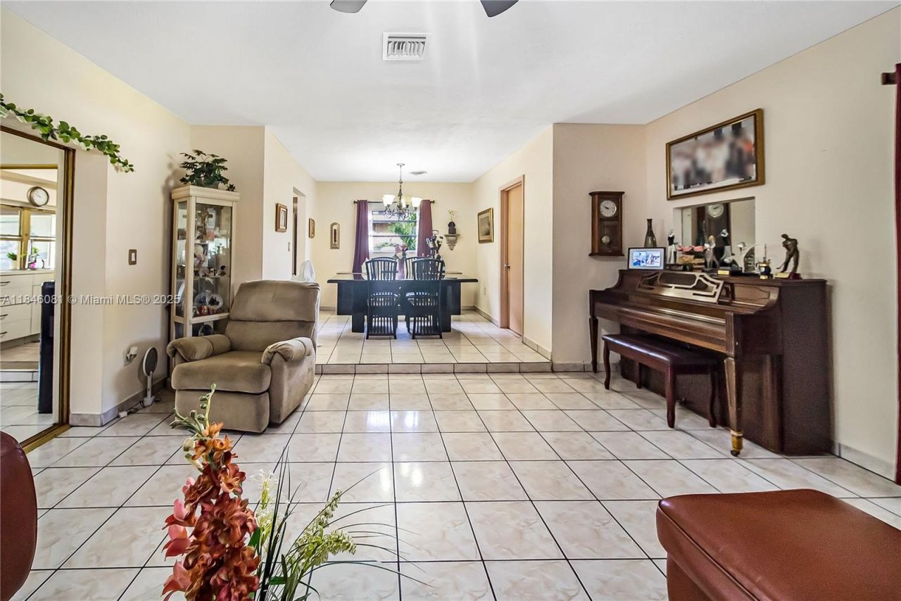 1300 NW 174th St, Miami Gardens, FL 33169 Photo