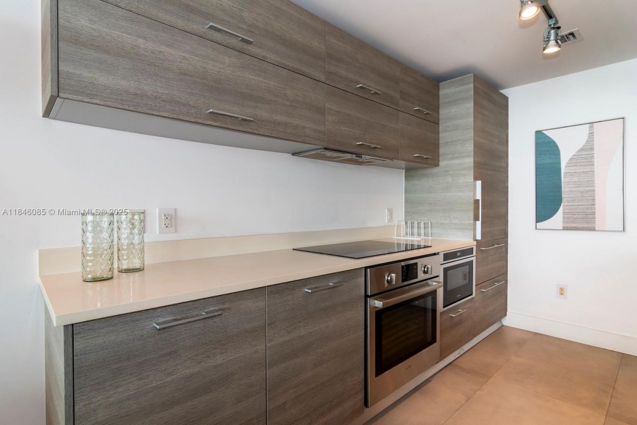 650 NE 32nd St, Unit 4206, Miami, FL 33137 Photo