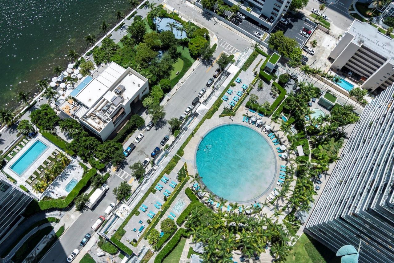 650 NE 32nd St, Unit 4206, Miami, FL 33137 Photo