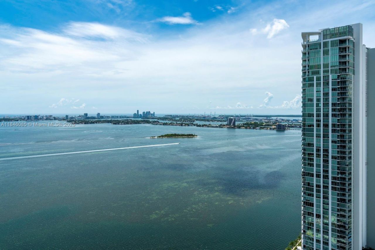 650 NE 32nd St, Unit 4206, Miami, FL 33137 Photo