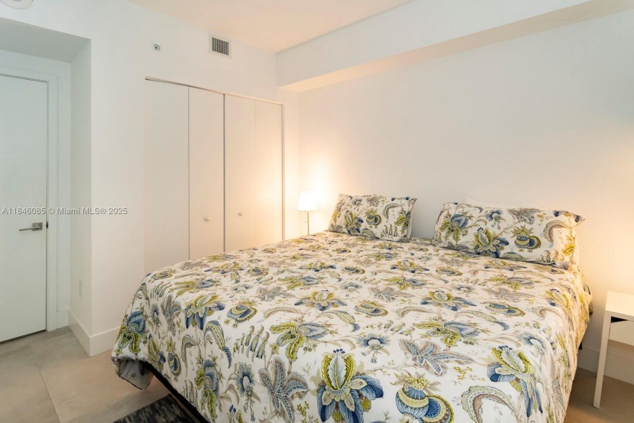 650 NE 32nd St, Unit 4206, Miami, FL 33137 Photo