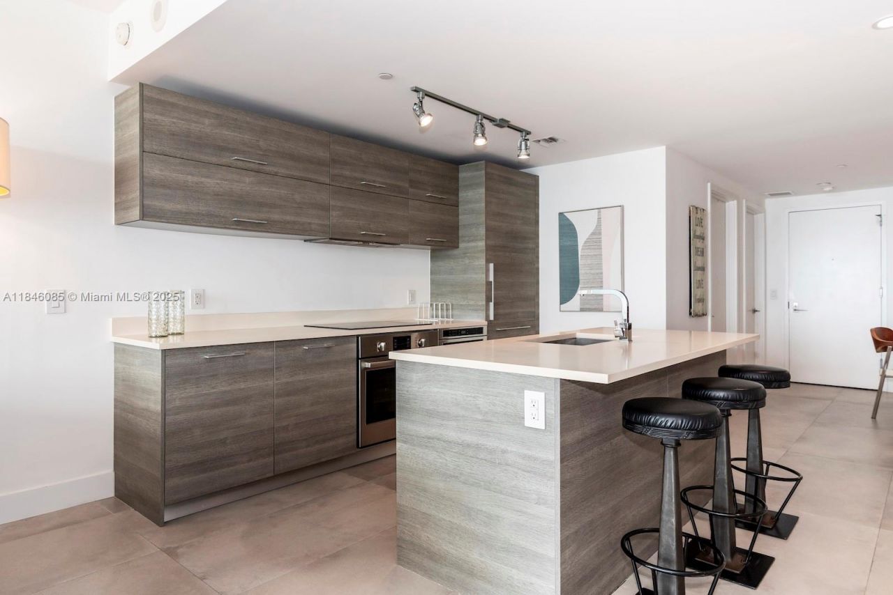 650 NE 32nd St, Unit 4206, Miami, FL 33137 Photo