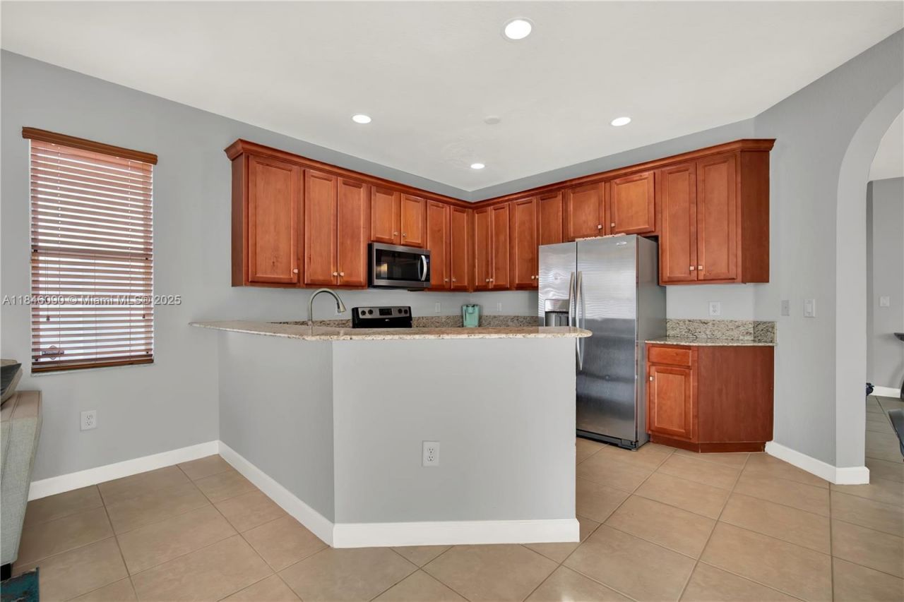 1081 NE 40th Rd, Homestead, FL 33033 Photo