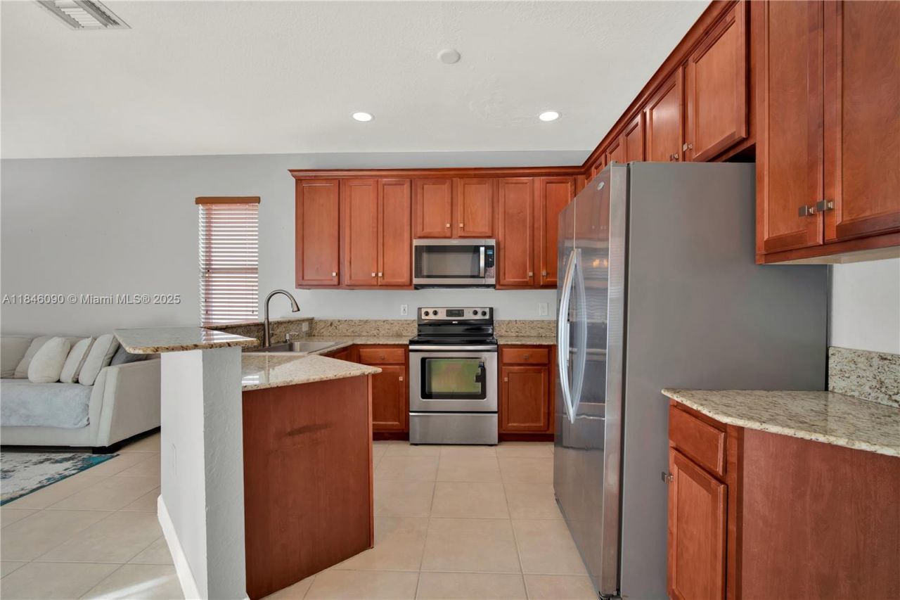 1081 NE 40th Rd, Homestead, FL 33033 Photo