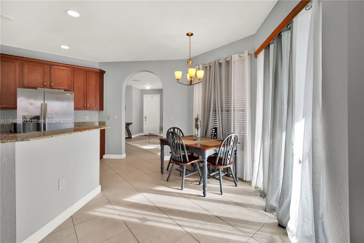 1081 NE 40th Rd, Homestead, FL 33033 Photo