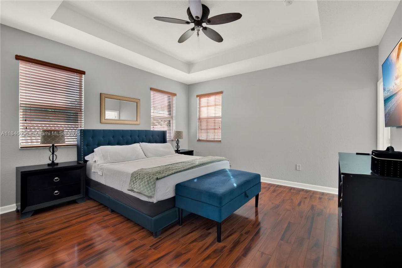 1081 NE 40th Rd, Homestead, FL 33033 Photo