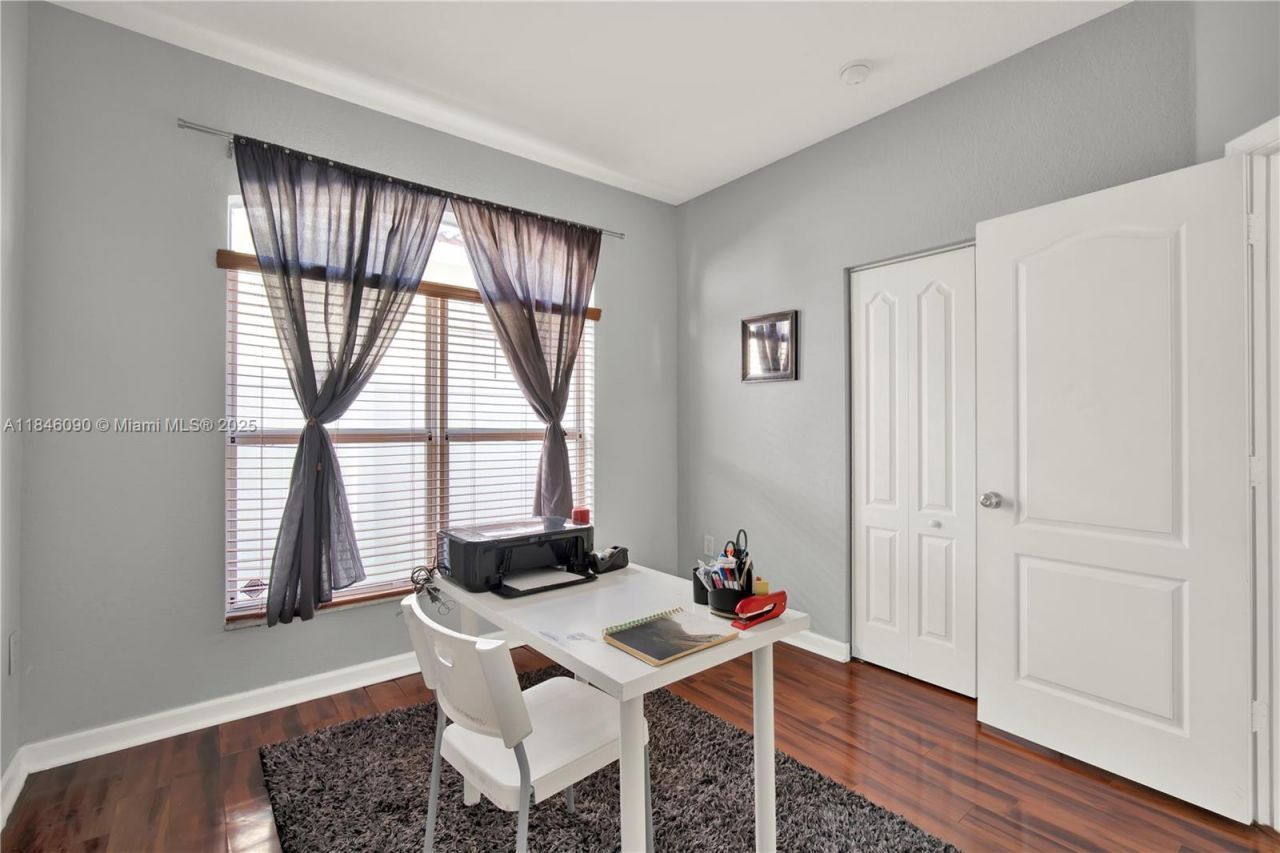 1081 NE 40th Rd, Homestead, FL 33033 Photo