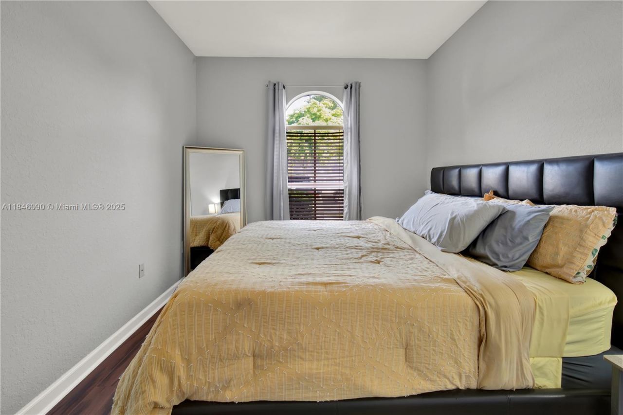 1081 NE 40th Rd, Homestead, FL 33033 Photo