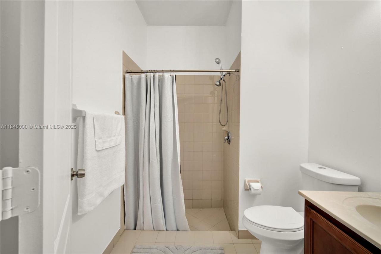 1081 NE 40th Rd, Homestead, FL 33033 Photo