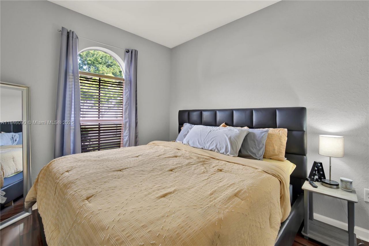 1081 NE 40th Rd, Homestead, FL 33033 Photo