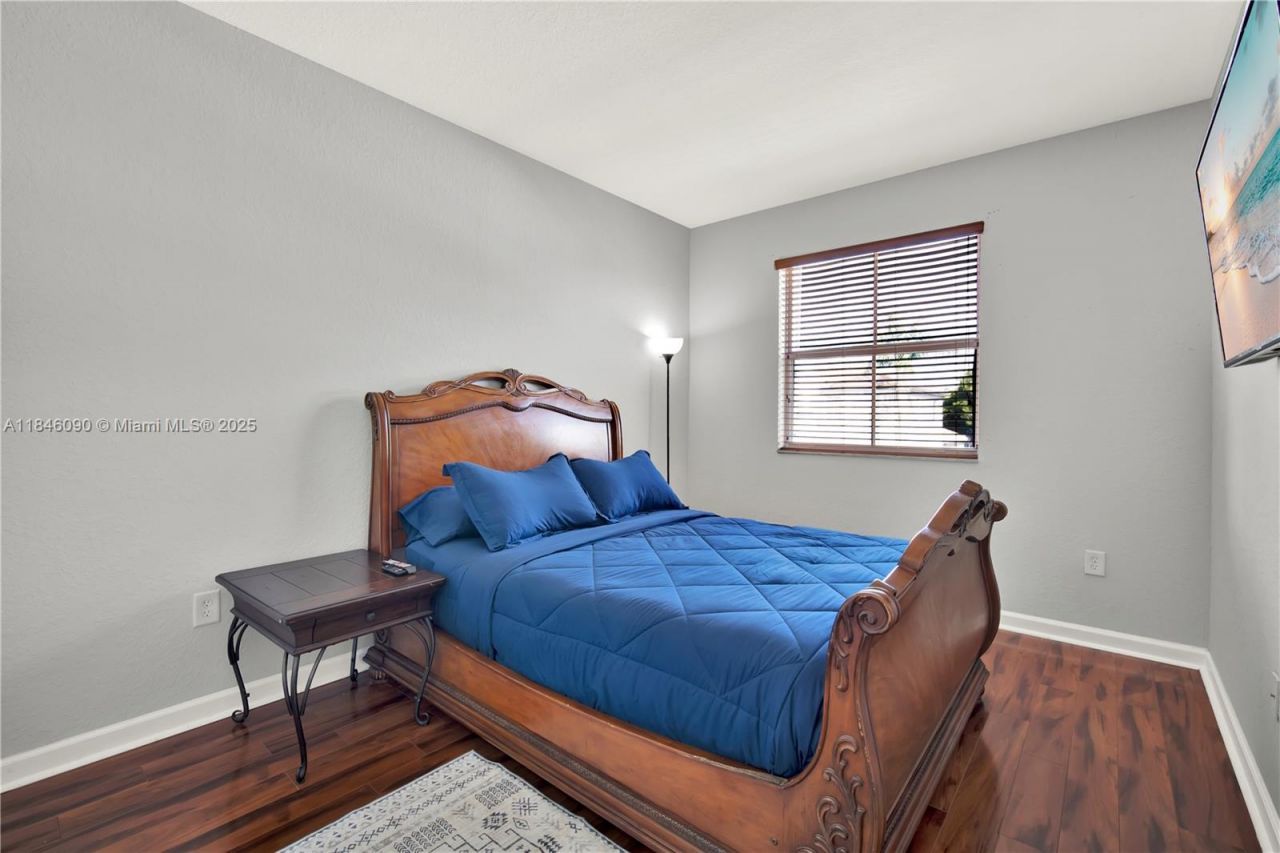 1081 NE 40th Rd, Homestead, FL 33033 Photo