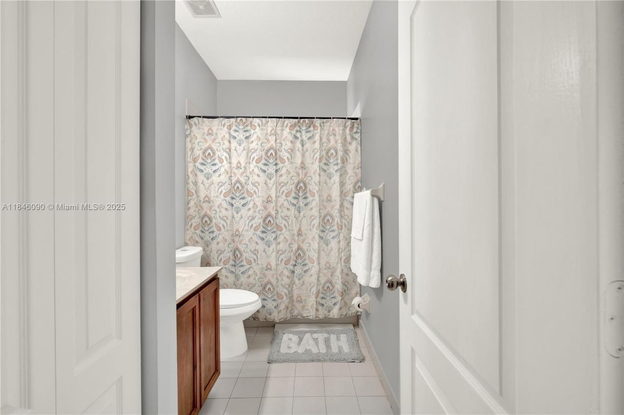 1081 NE 40th Rd, Homestead, FL 33033 Photo