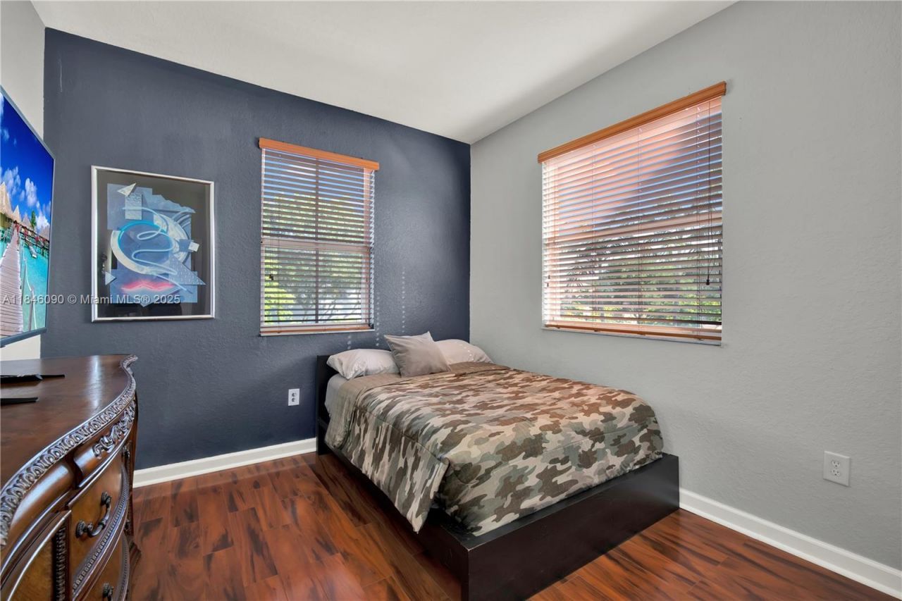 1081 NE 40th Rd, Homestead, FL 33033 Photo