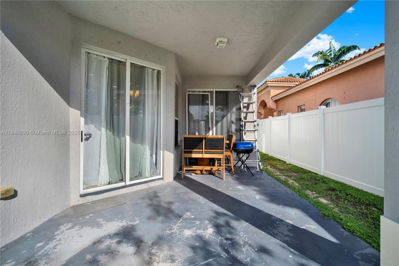 1081 NE 40th Rd, Homestead, FL 33033 Photo