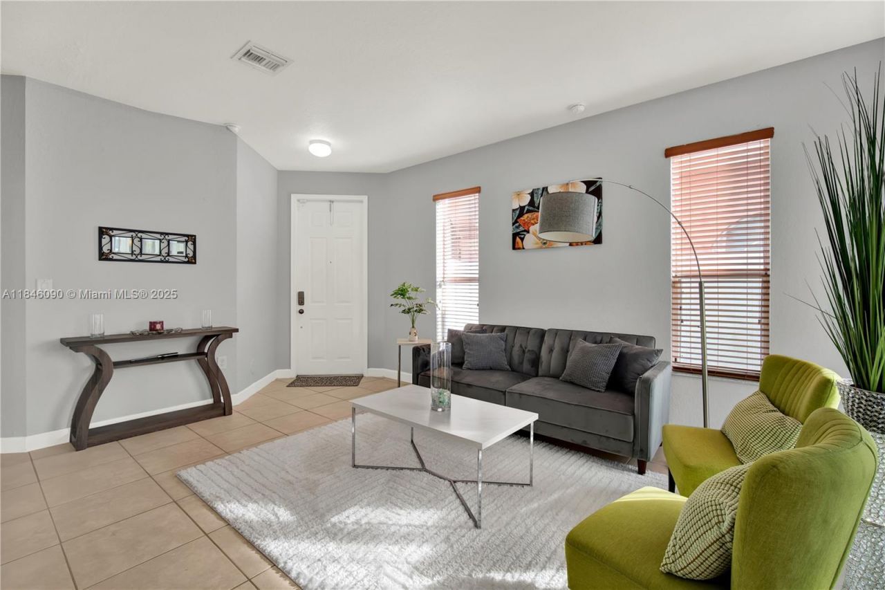 1081 NE 40th Rd, Homestead, FL 33033 Photo