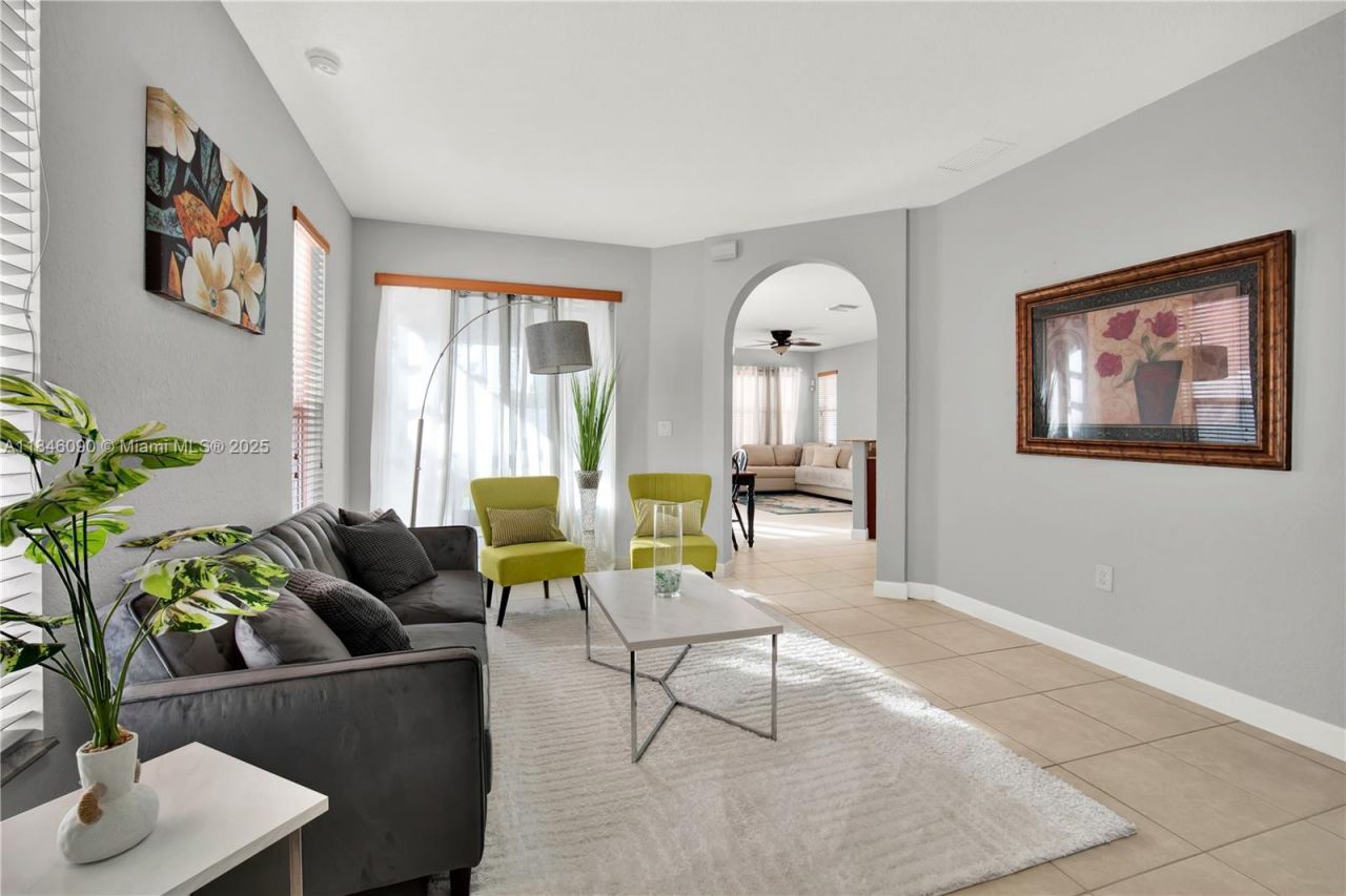 1081 NE 40th Rd, Homestead, FL 33033 Photo