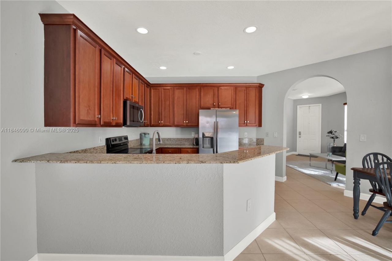 1081 NE 40th Rd, Homestead, FL 33033 Photo