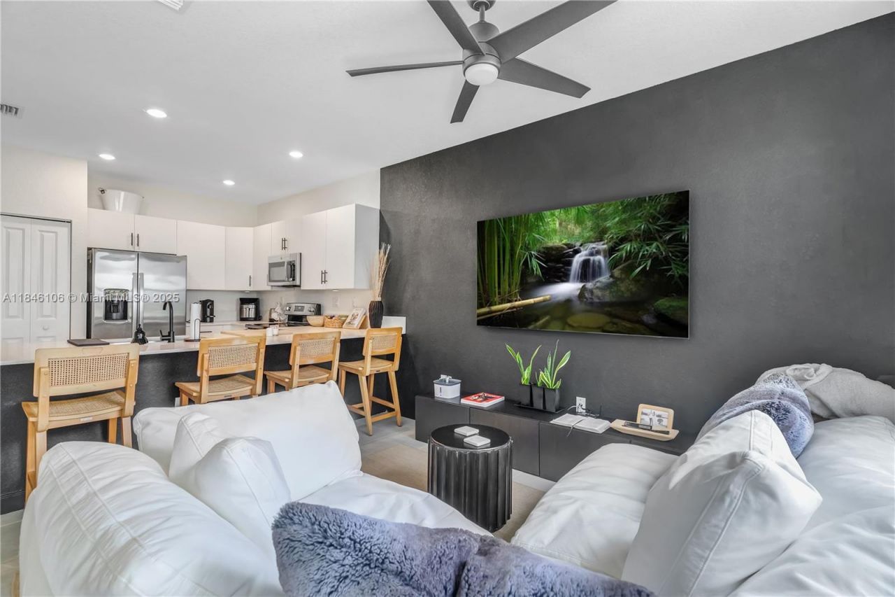 3416 W 114th Ter, Hialeah, FL 33018 Photo