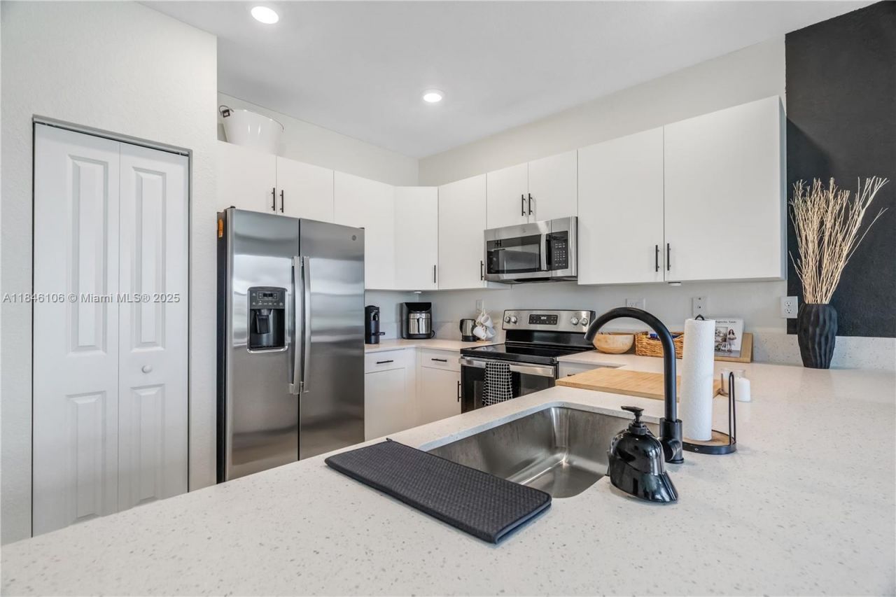 3416 W 114th Ter, Hialeah, FL 33018 Photo