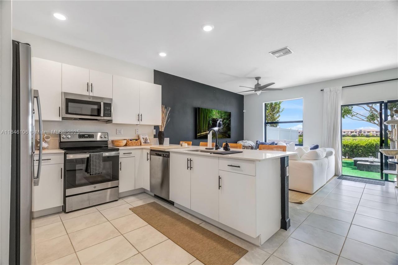 3416 W 114th Ter, Hialeah, FL 33018 Photo