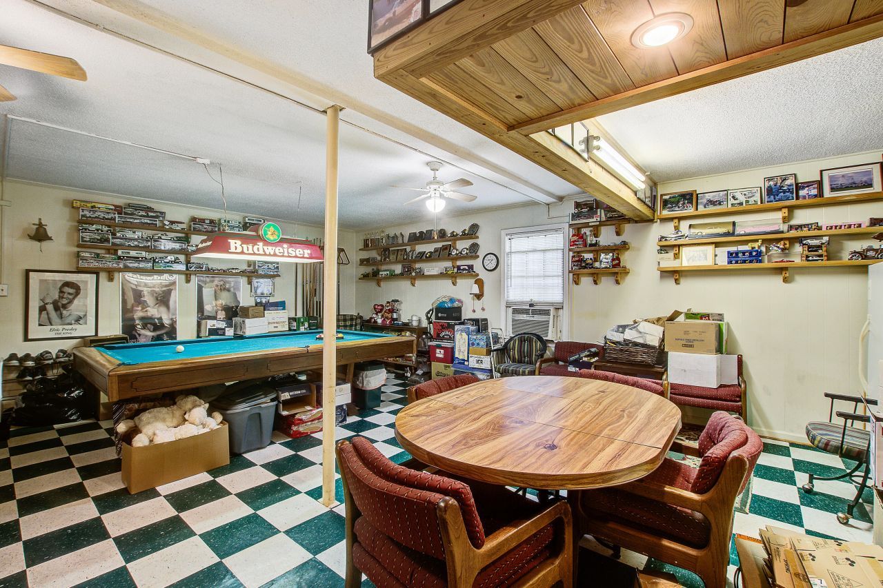 8899 Salamander Road Photo 17