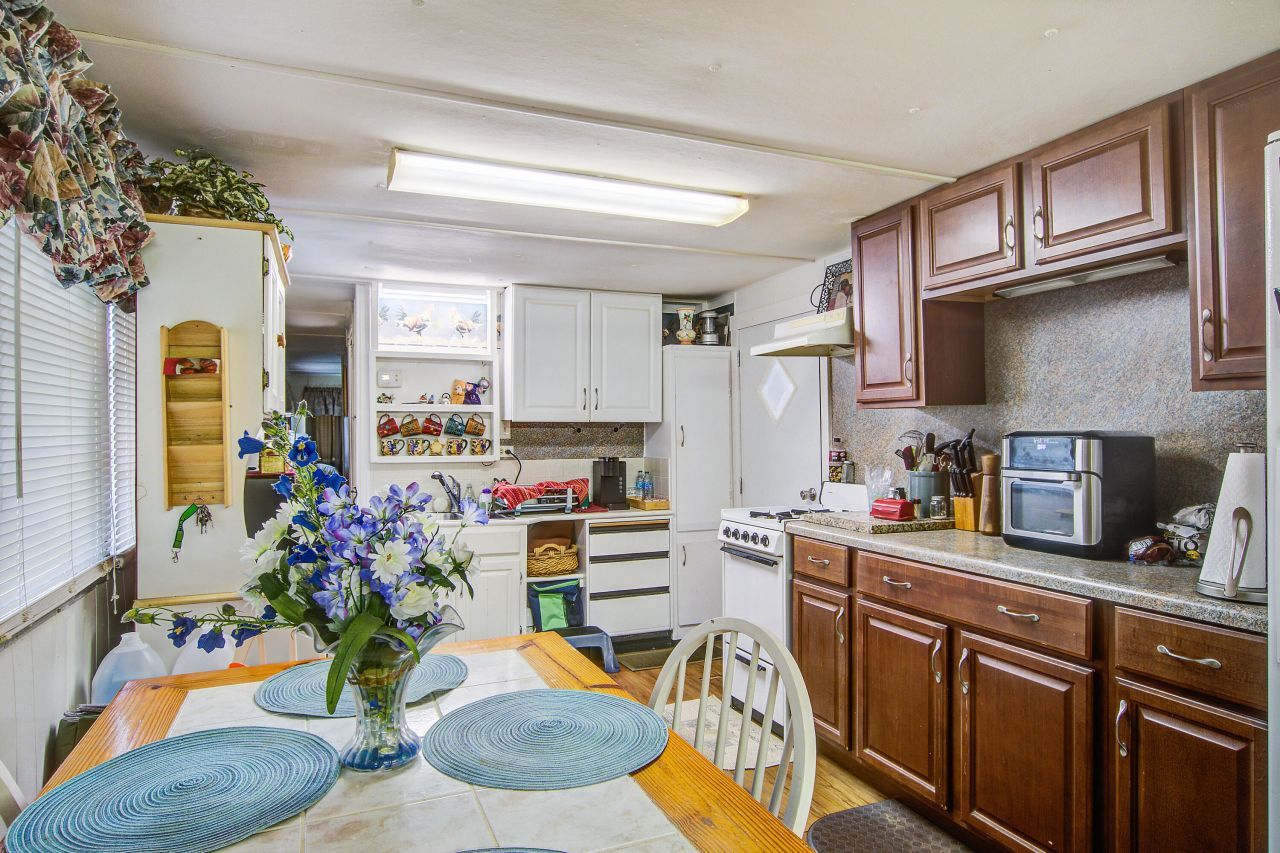 8899 Salamander Road Photo 31