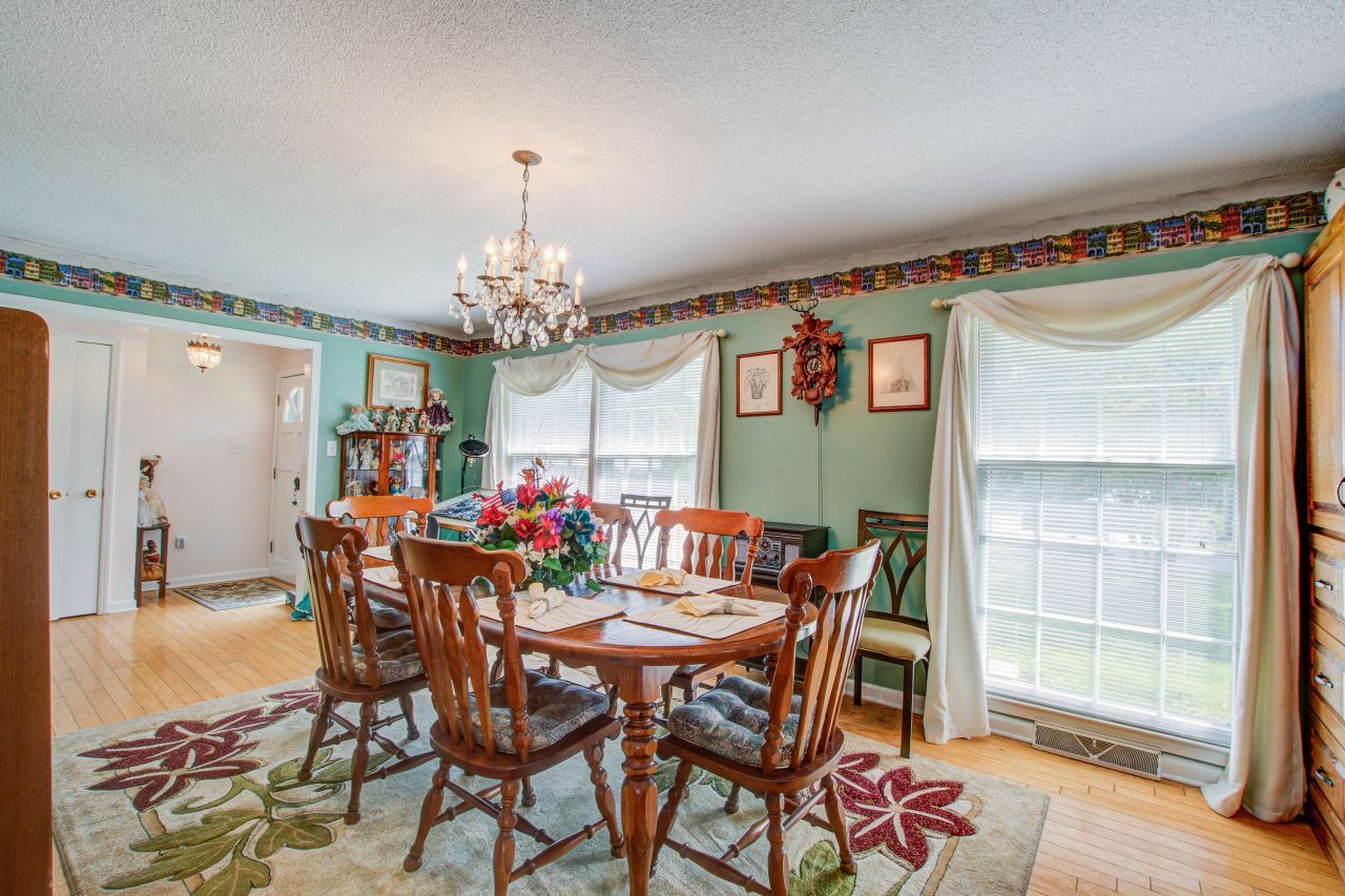 8899 Salamander Road Photo 7