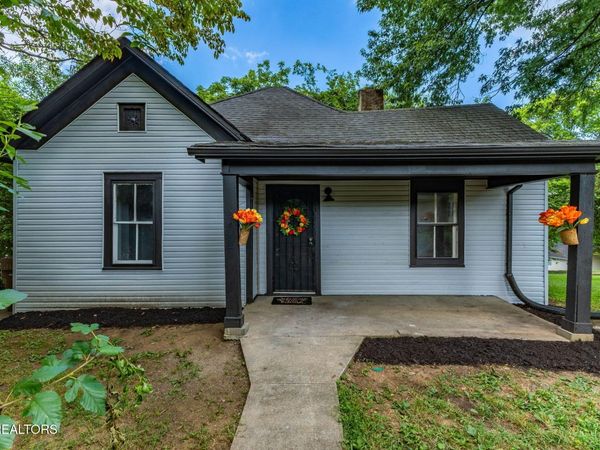 2714 Summit Ave, Knoxville, TN 37917