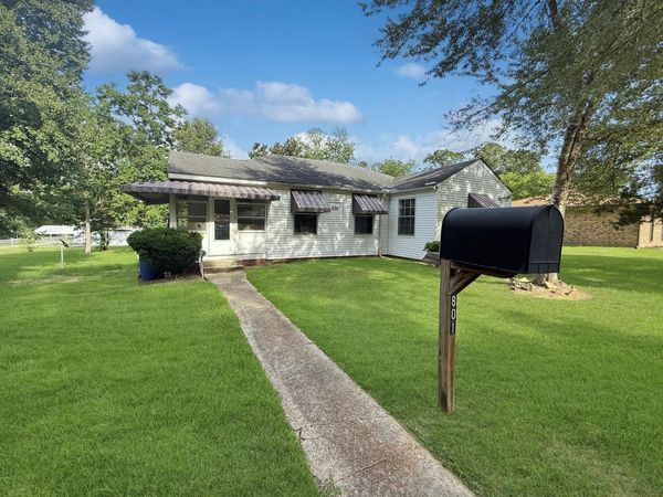 801 Kings Rd, Leesville, LA 71446