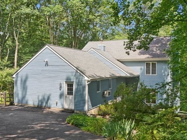 528 Brian Dean Dr, Glen Gardner, NJ 08826