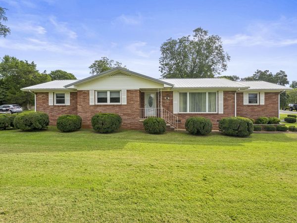 1111 Holders Cove Rd, Winchester, TN 37398