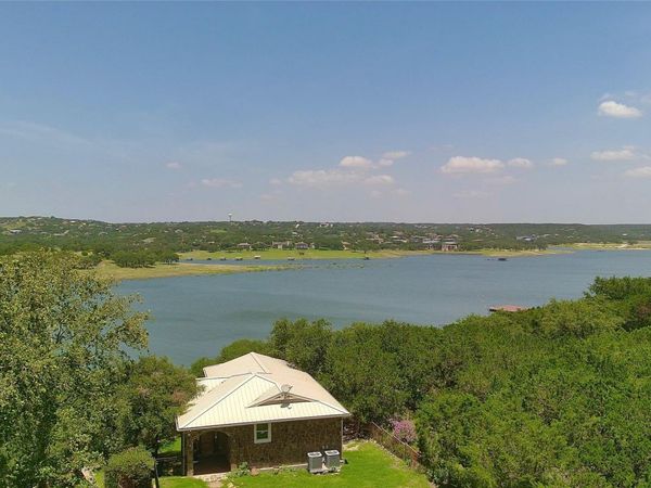 20700 E Lakeshore DR, Spicewood, TX 78669