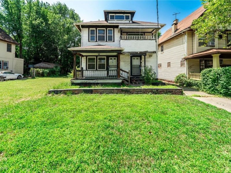 742 Linn Drive, Cleveland, OH 44108 Photo 1