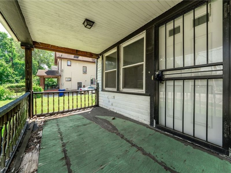 742 Linn Drive, Cleveland, OH 44108 Photo 4