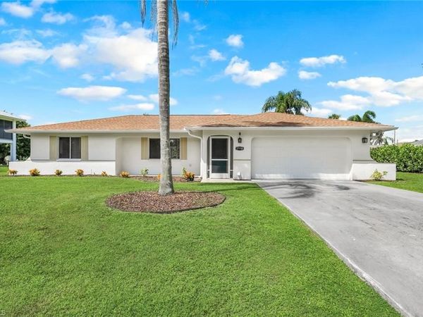 27150 Esther DR, BONITA SPRINGS, FL 34135
