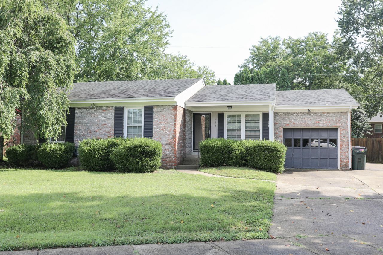 590 Ashley Way, Lexington, KY 40503 Main Photo