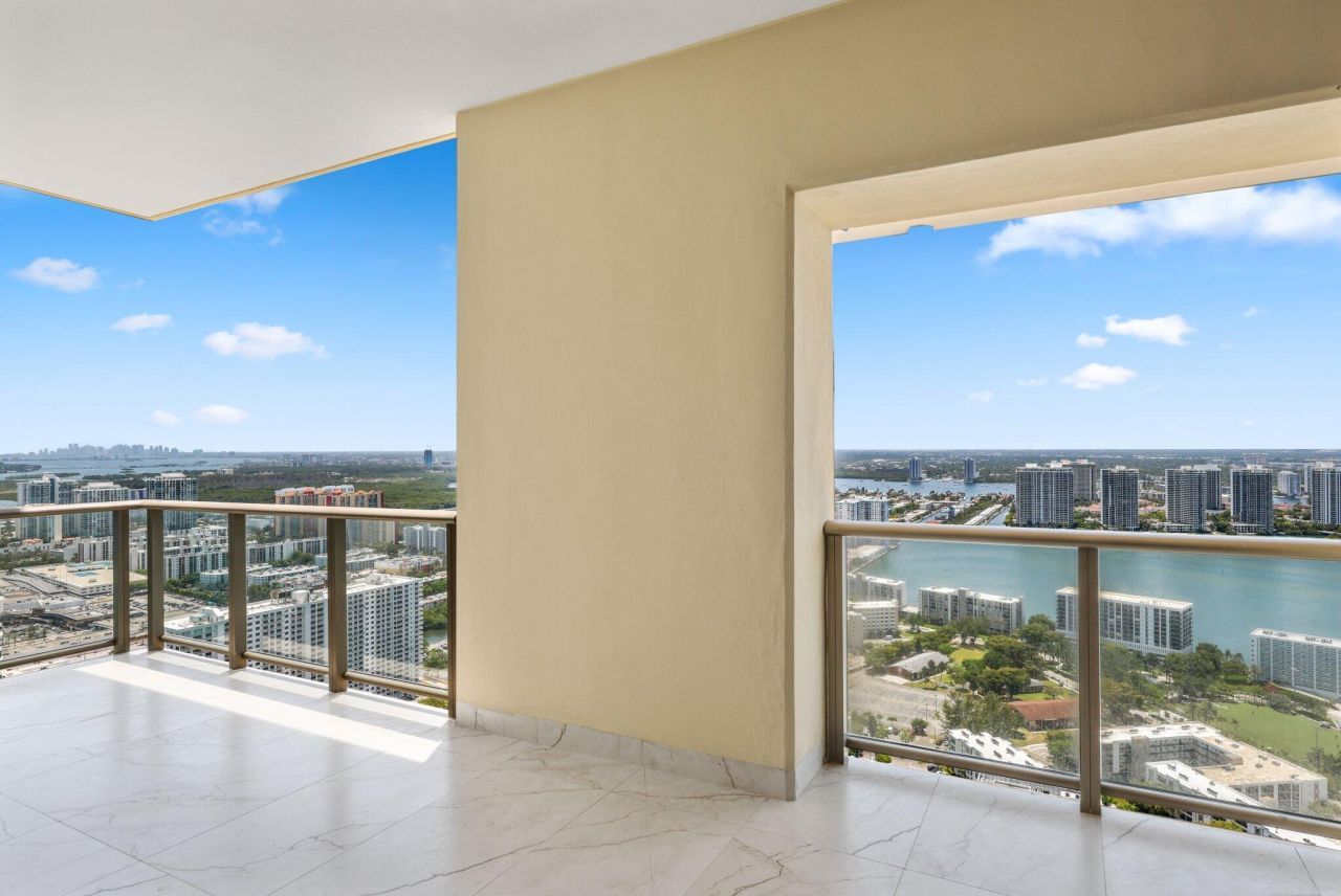 17749 Collins Avenue, Unit Ts 3901/39, Sunny Isles Beach, FL 33160 Photo