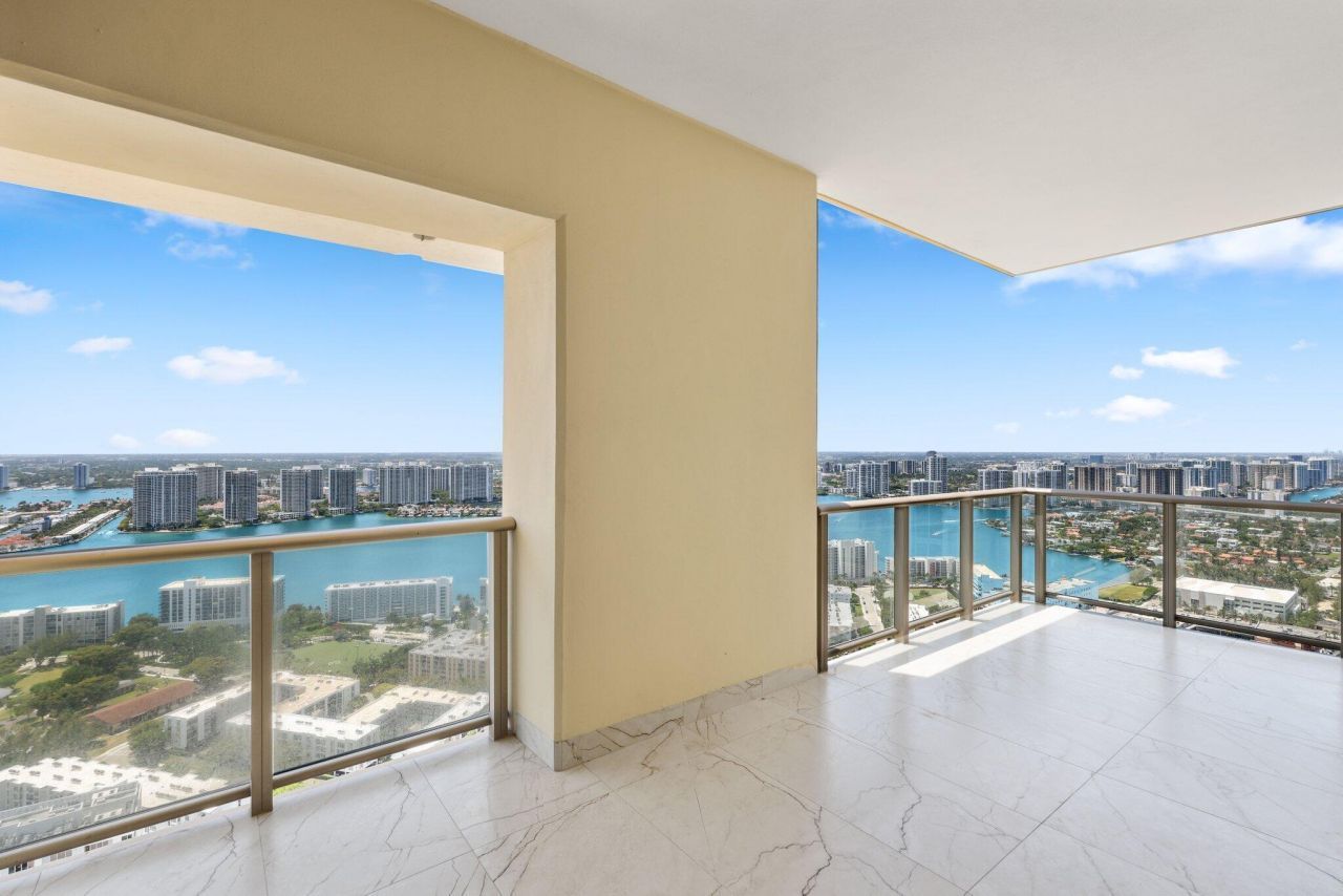 17749 Collins Avenue, Unit Ts 3901/39, Sunny Isles Beach, FL 33160 Photo