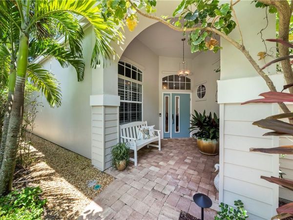 8820 Lakeside Circle, Vero Beach, FL 32963