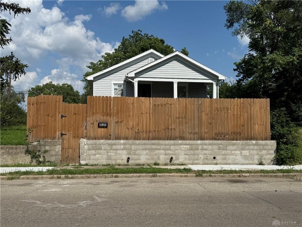 830 S Euclid Avenue, Dayton, OH 45417 Main Photo