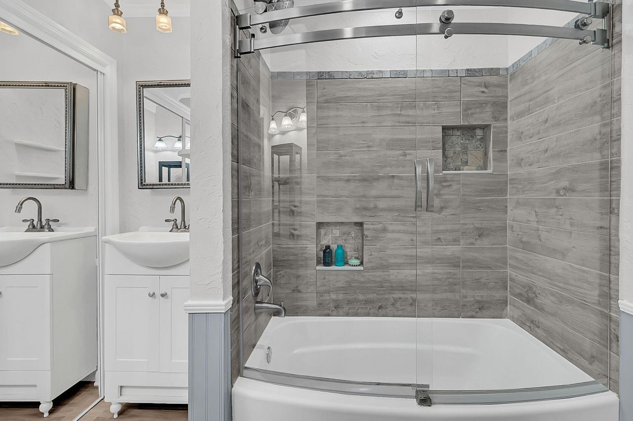 4326 Waterview Circle Photo 24