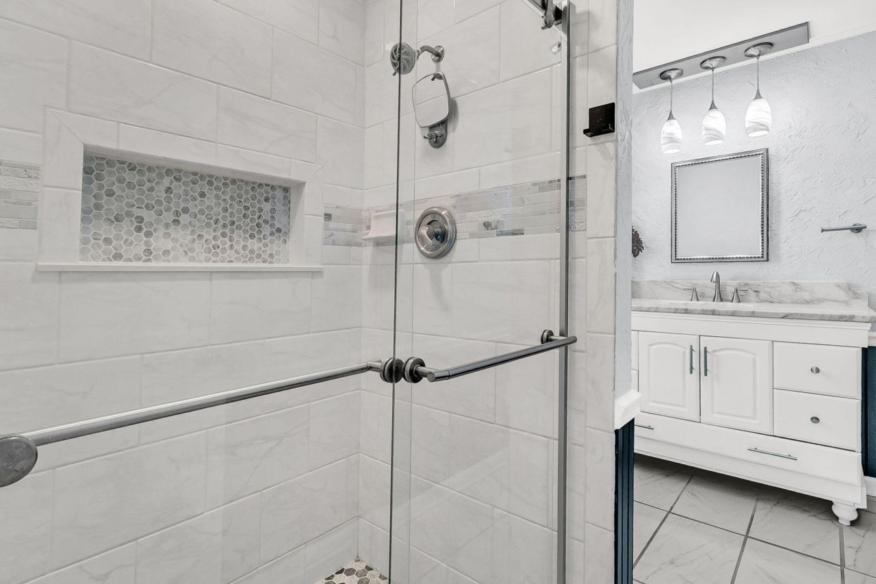 4326 Waterview Circle Photo 29