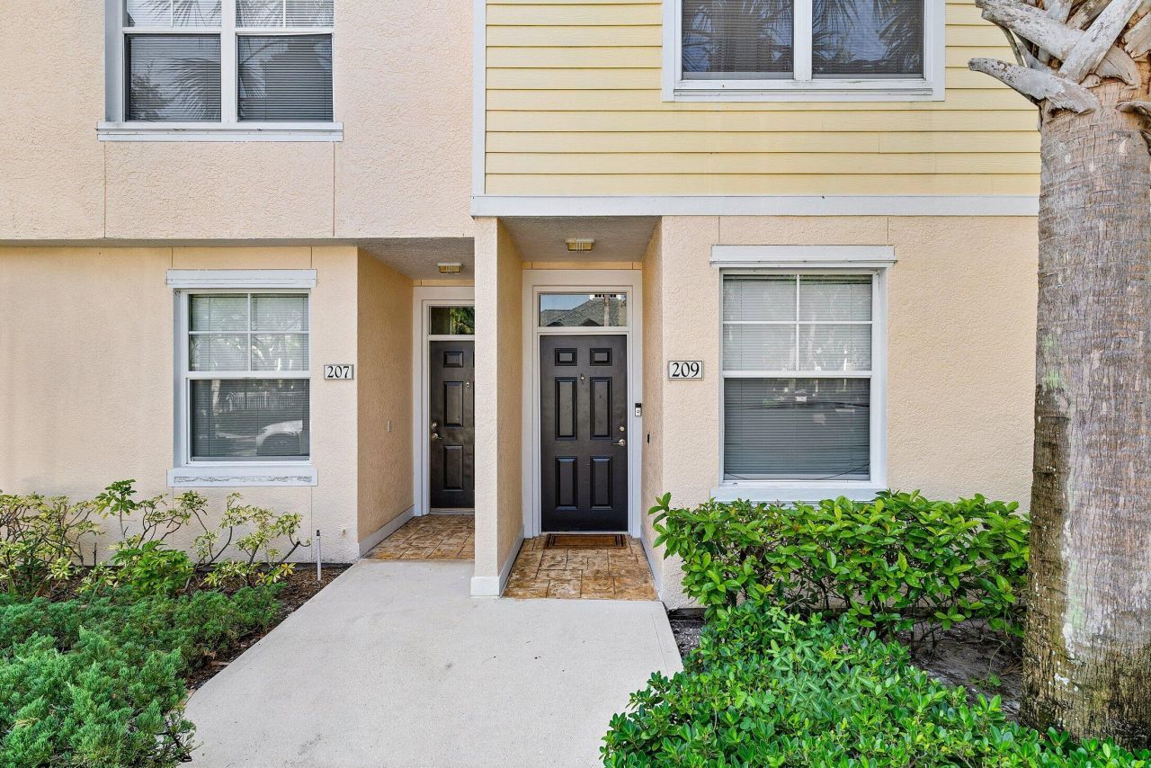 255 Murcia Drive, Unit 209, Jupiter, FL 33458 Photo