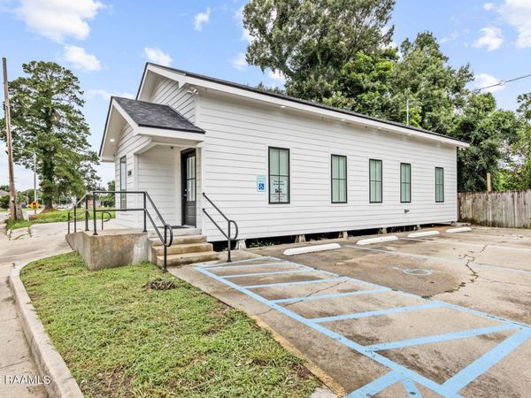 1210 Kaliste Saloom Road, Lafayette, LA 70508